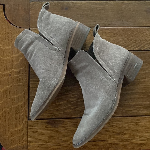 Dolce Vita- Tivon ankle suede bootie - Picture 2 of 6